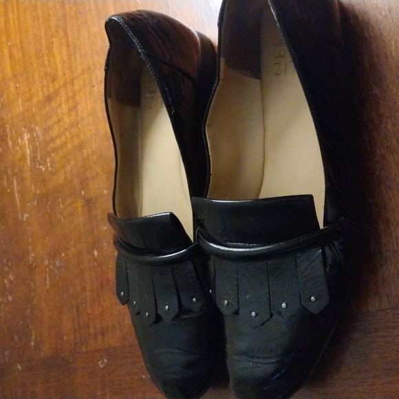 Naturalize Flats - Picture 2 of 4